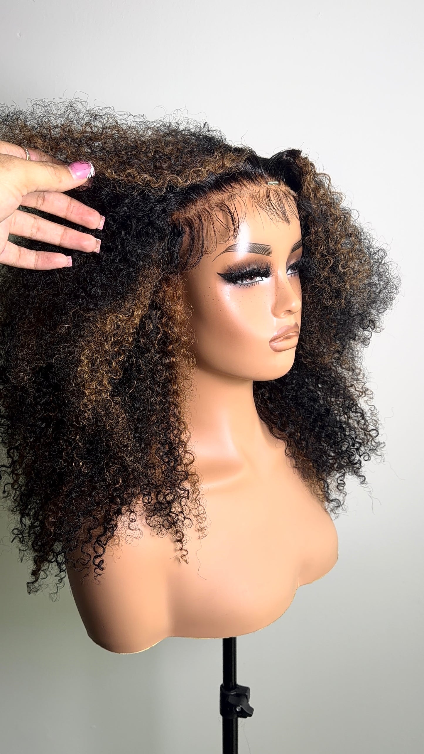 Curlyhead Bae